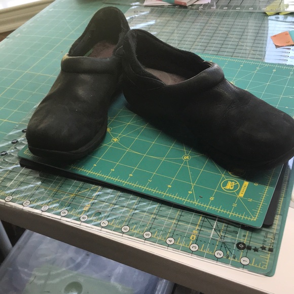 Women’s Dansko clogs - Picture 5 of 7